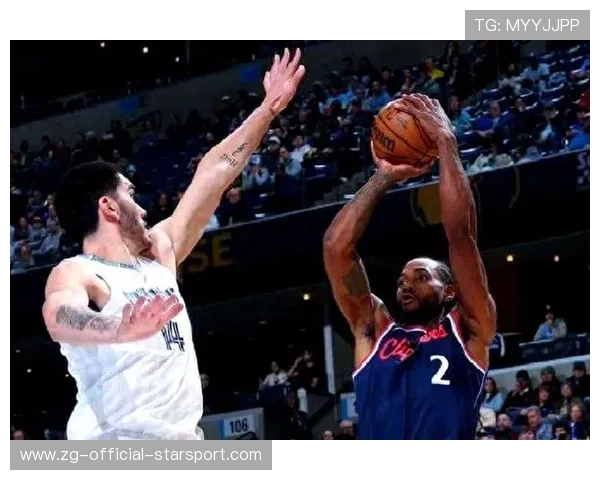 快船团队在比赛中段完成漂亮的攻防转换